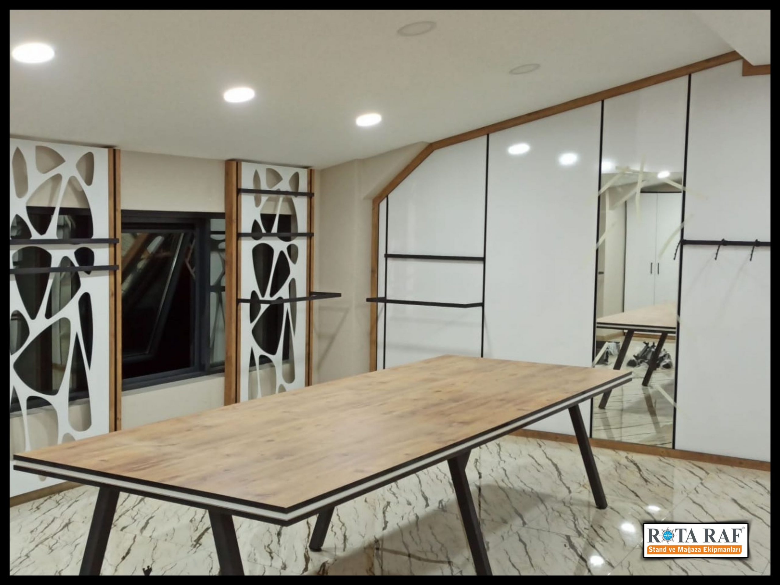 Tekstil Showroom Rafları 27