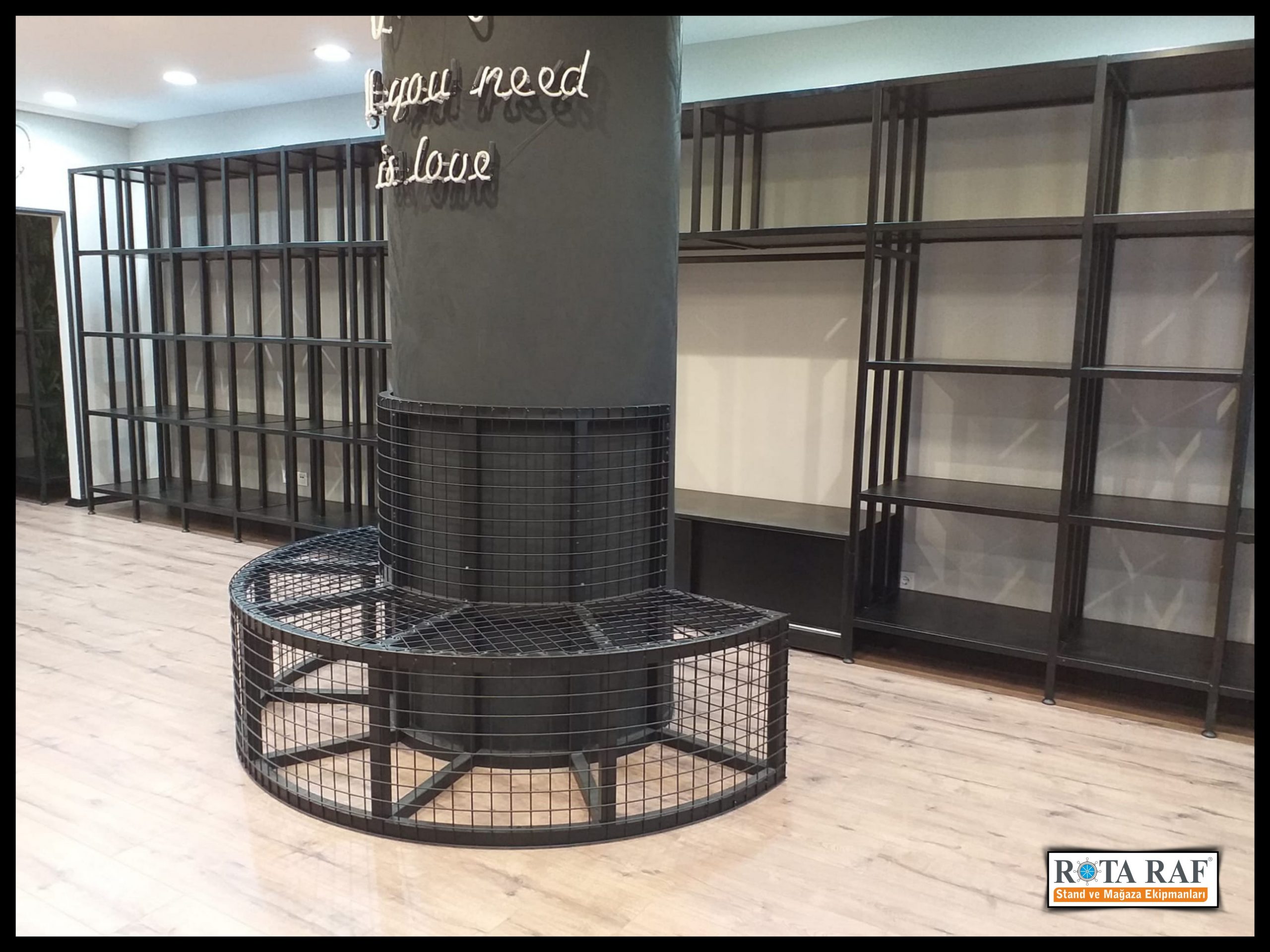 Tekstil Showroom Rafları 36