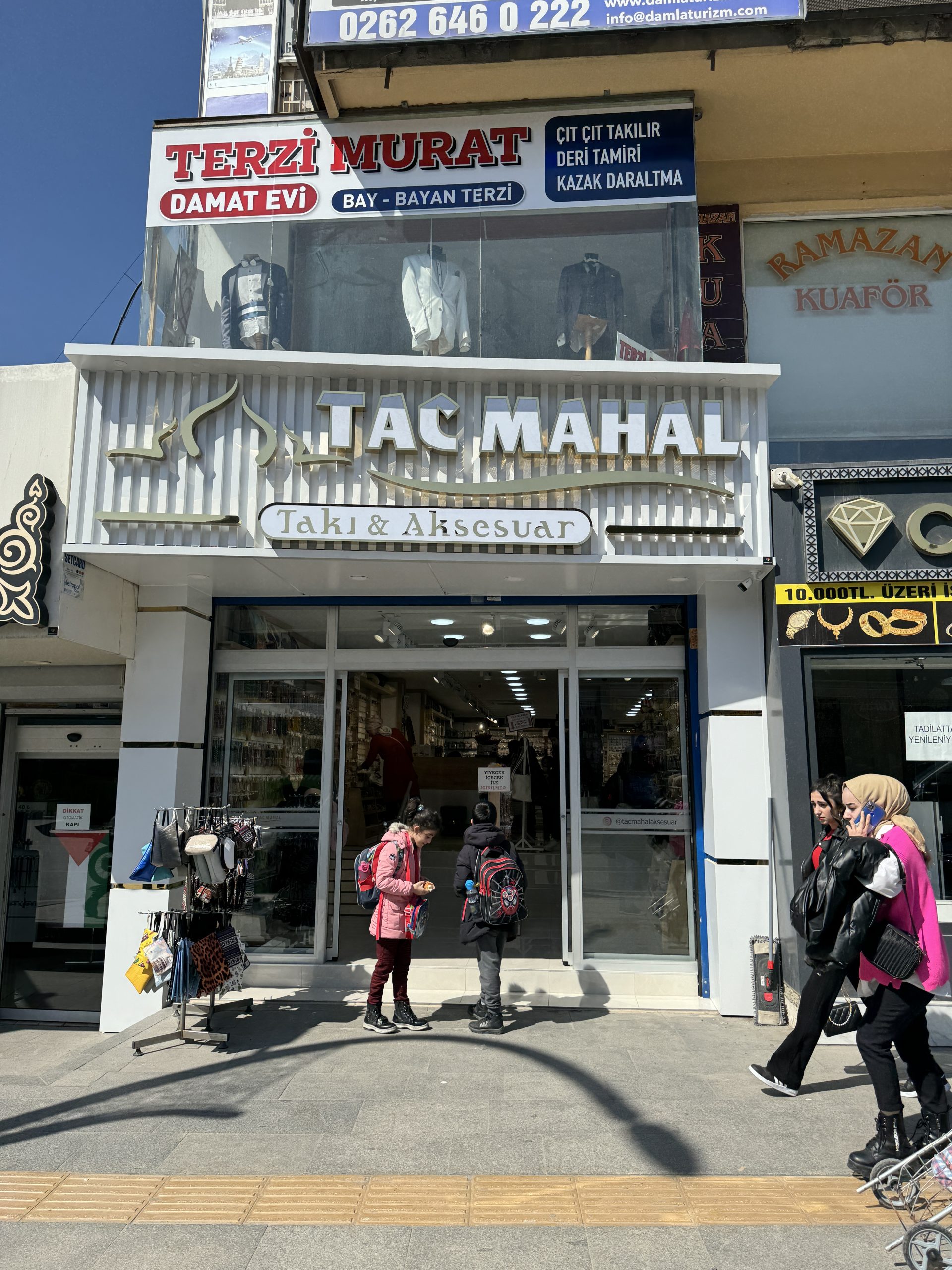 Tac Mahal 11